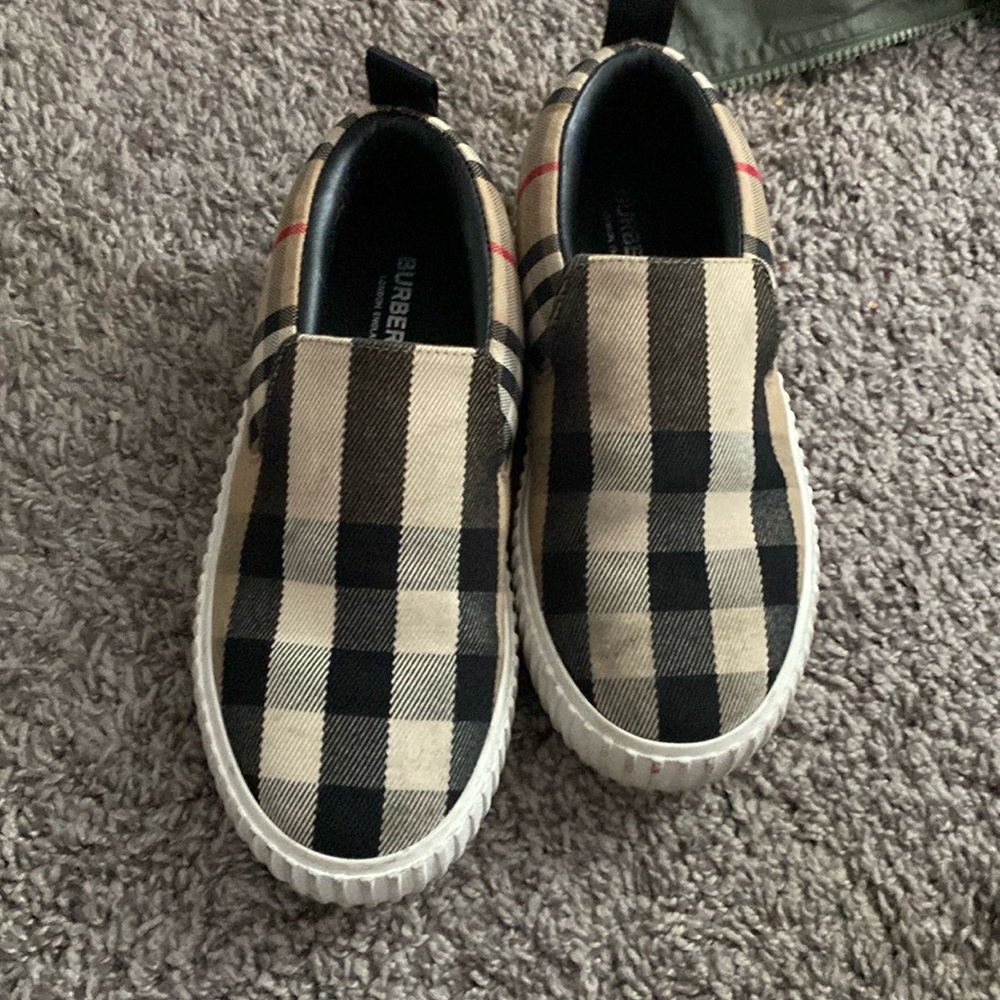Burberry kids shoes nicely worn clean sneakers